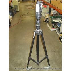 MANFROTTO 3371 TRIPOD