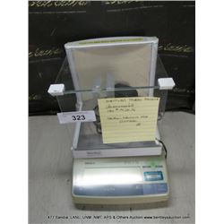 METTLER TOLEDO PB303-S SCALE (print sequence:) 742076