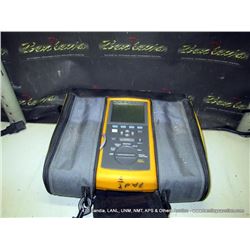FLUKE DSP-100 LAN CABLE METER (print sequence:) 3763