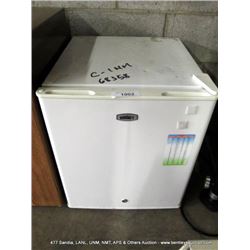 SUMMIT MINI FRIDGE (print sequence:) 68358