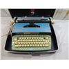 Image 2 : SMITH -CORONA CORONET AUTOMATIC 12 TYPEWRITER