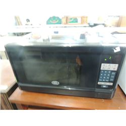 OSTER MICROWAVE OVEN