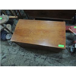 VINTAGE WOODEN TOY CHEST