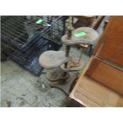 VINTAGE WOODEN PLANT STAND
