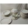 Image 2 : 35 PIECE BELGIUM DINNER SET