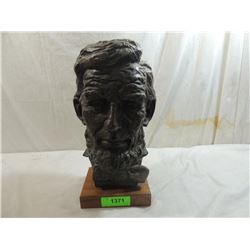 1961 AUSTIN PROD INC ABRAHAM LINCOLN SIGNED BUST