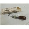 Image 1 : C.A MYERS CO FAMOUS LOCK STITCH SEWING AWL