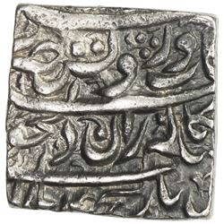 MUGHAL: Akbar I, 1556-1605, AR square rupee (11.39g), Bangala, IE40
