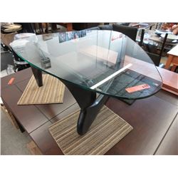 New - Tri-cornered coffee table with glass top