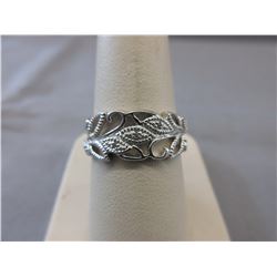 .925 Silver filigree leaf design ring