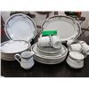 Image 3 : 61 Piece dish set