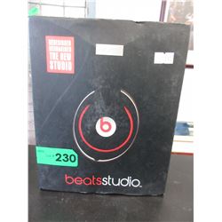 New - Over the ear headphones - Replica