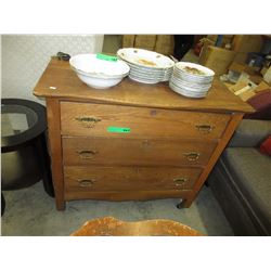 Vintage  - Wood 3 drawer dresser