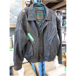 Used leather bomber jacket - size M