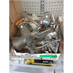 4 Metal manual meat grinders
