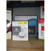 Image 1 : Digital photo frame & aromatherapy diffuser