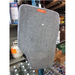 New - 5 Piece car mat set in grey