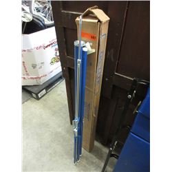 New portable projection screen - Da-Lite