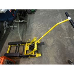 C.H. 1500 Lb. Capacity ATV/MC Lift