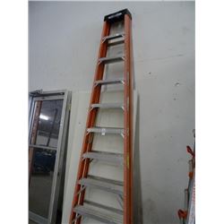 Werner 10' Fiberglass Stepladder