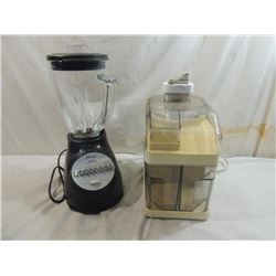 LOT 2 OSTER BLENDER & BETTY CROCKER POWER JUICER