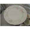 Image 2 : LOT 55 PFALTZGRAFF TEA ROSE DINNERWARE