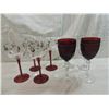 Image 2 : LOT 8 ASSORTED WINE GLASSES