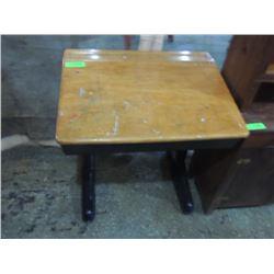 VINTAGE ANTIQUE CHILDRENS SCHOOL DESK