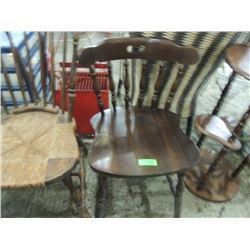 VINTAGE WOODEN DINING CHAIR