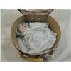 Image 2 : SMALL PORCELAIN BABY IN BOX