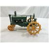 Image 1 : ANTIQUE CAST IRON JOHN DEERE TRACTOR