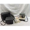 Image 2 : LOT 2 VINTAGE POLAROID CAMERAS