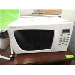 EMERSON MICROWAVE OVEN