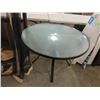 Image 2 : ROUND FROSTED GLASS TOP PATIO TABLE