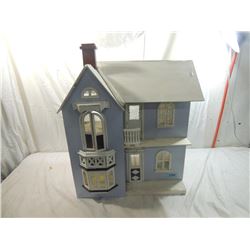 BEAUTIFUL VICTORIAN WOODEN DOLL HOUSE