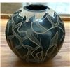 Image 1 : Mata Ortiz Seed Pot by Lupe Soto