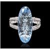 Image 1 : 14KT White Gold 14.00ct Blue Topaz and Diamond Ring