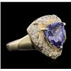 Image 2 : 14KT Yellow Gold 4.47ct Tanzanite and Diamond Ring