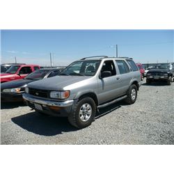 99 Nissan Pathfinder 4 Dr  SUV - T - DRIVE MC TP