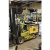 Image 2 : CLARK EC50055F 3000 LB 4 STAGE ELECTRIC FORKLIFT WITH GOULD CHARGER