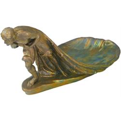 Tál, hálót vontató halász, Zsolnay, 1901 körül