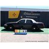 Image 2 : 2009 FORD CROWN VICTORIA ~ 132,035 MILES VIN: 2FAHP71V99X116819, BLACK & WHITE SEDAN, RWD, V8, 4.6L,