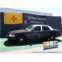 2009 FORD CROWN VICTORIA ~ 131,645 MILES VIN: 2FAHP71V69X140317, BLACK & WHITE SEDAN, RWD, V8, 4.6L,