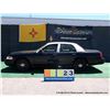 Image 2 : 2008 FORD CROWN VICTORIA ~ 136,588 MILES VIN: 2FAFP71V68X127976, BLACK & WHITE SEDAN, V8, 4.6L, RWD,