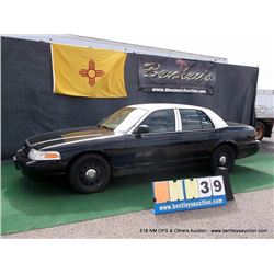 2008 FORD CROWN VICTORIA ~ 118,126 MILES VIN: 2FAFP71V88X159148, BLACK & WHITE, SEDAN, RWD, V8, 4.6L