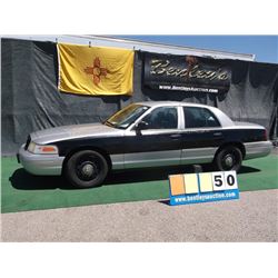 2006 FORD CROWN VICTORIA ~ 121,136 MILES VIN: 2FAFP71W86X159642, BLACK & SILVER, SEDAN, RWD, V8, 4.6