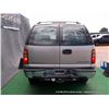 Image 6 : 2002 CHEVROLET TAHOE ~ 133,303 MILES VIN: 1GNEK13Z22J304936, SILVER, 4WD, V8, 5.3L, WINDSHIELD CRACK