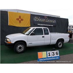 2001 CHEVROLET S-10 PICKUP ~ 121,069 MILES VIN: 1GCDT19WX18217015,WHITE, PICKUP, 4WD, V6, 4.3L, 1/4 