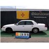 Image 2 : 1998 FORD CROWN VICTORIA ~ 138,219 MILES VIN: 2FAFP73W8WX182111, WHITE, SEDAN, RWD, V8, 4.6L, 1/4 FU