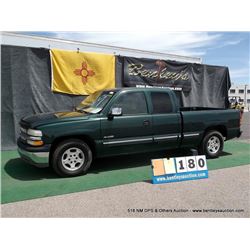 2002 CHEVROLET SILVERADO 1500 PICKUP ~ 155,111 MIL VIN: 2GCEC19V421250365, BLACK, V8, 4.8L, RWD, SOM